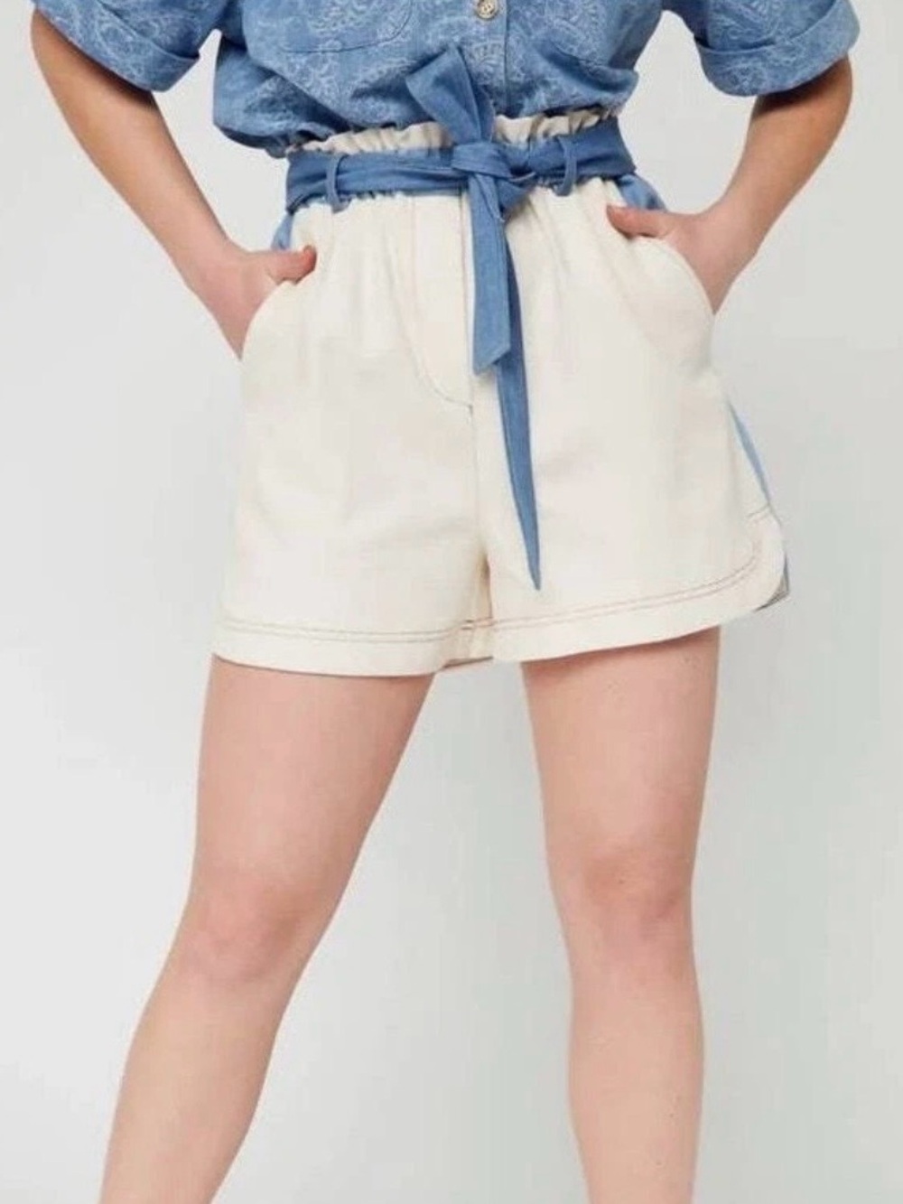FRNCH Sylvia Shorts crème  paperbag waist blue tie contrasting denim medium